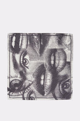 DISTORTED BEAUTY SCARF