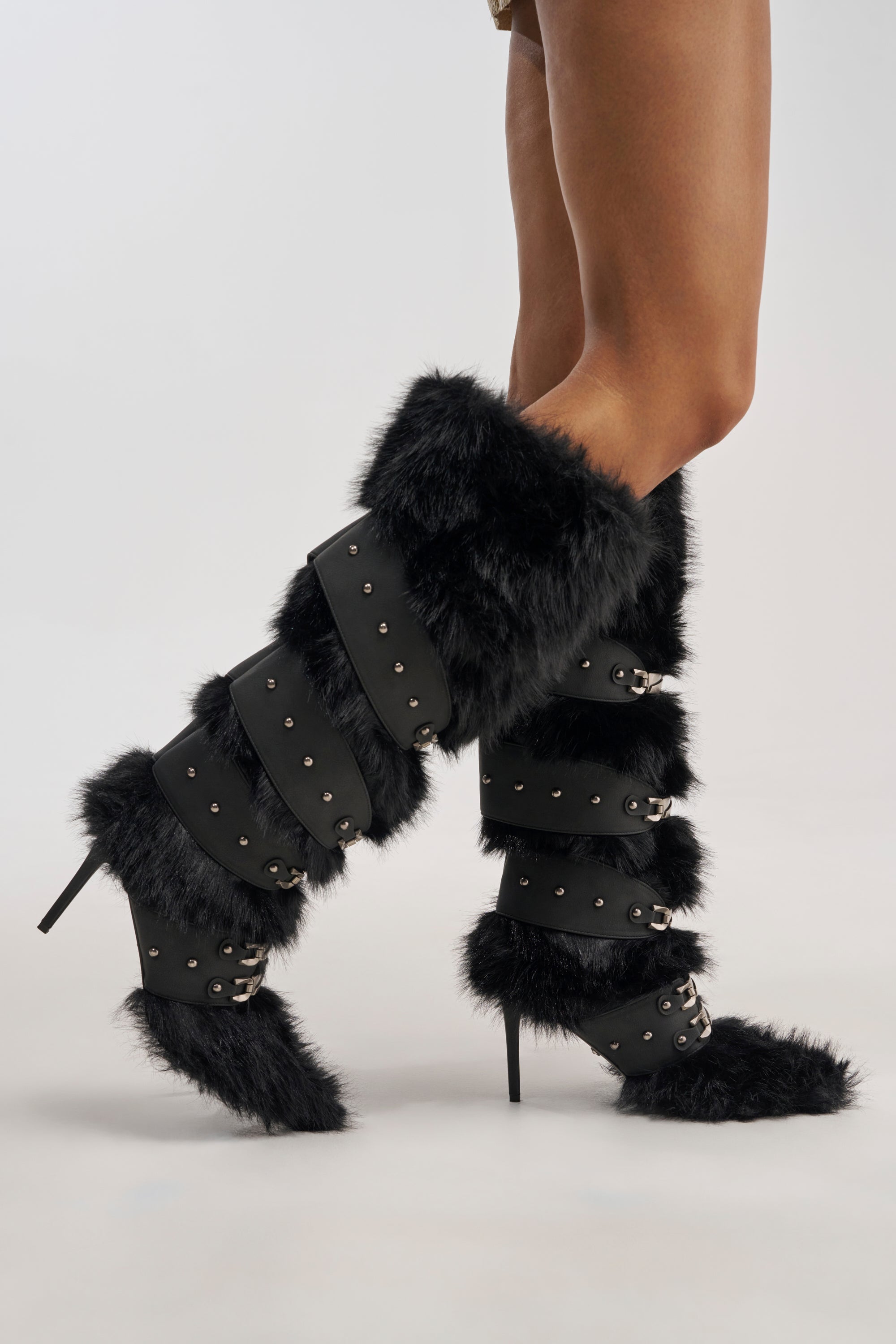 AKIRA GOLD DARIO BLACK FUR WITH STRAPS KNEE HIGH BOOT
