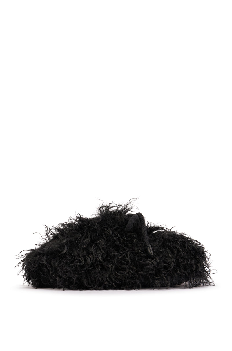 AKIRA DELULU BLACK FUR SLIPPER