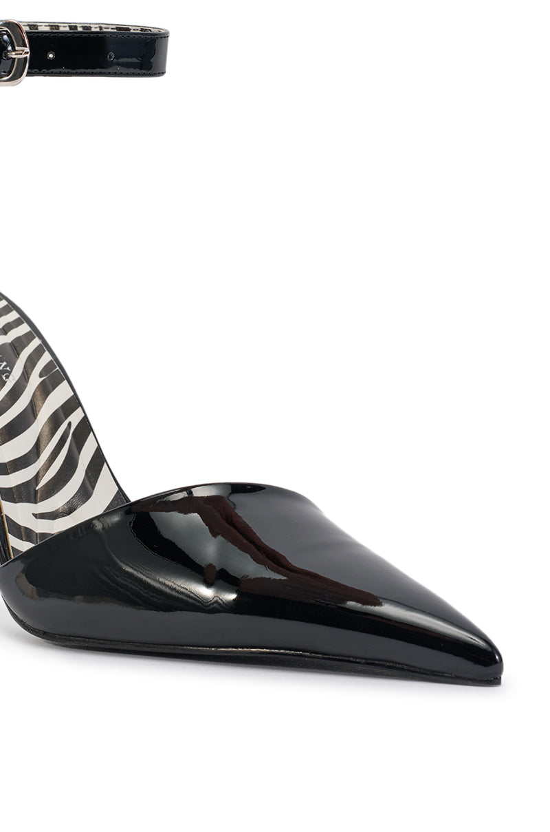 AZALEA WANG DESIREE BLACK PUMP WITH ZEBRA LINING