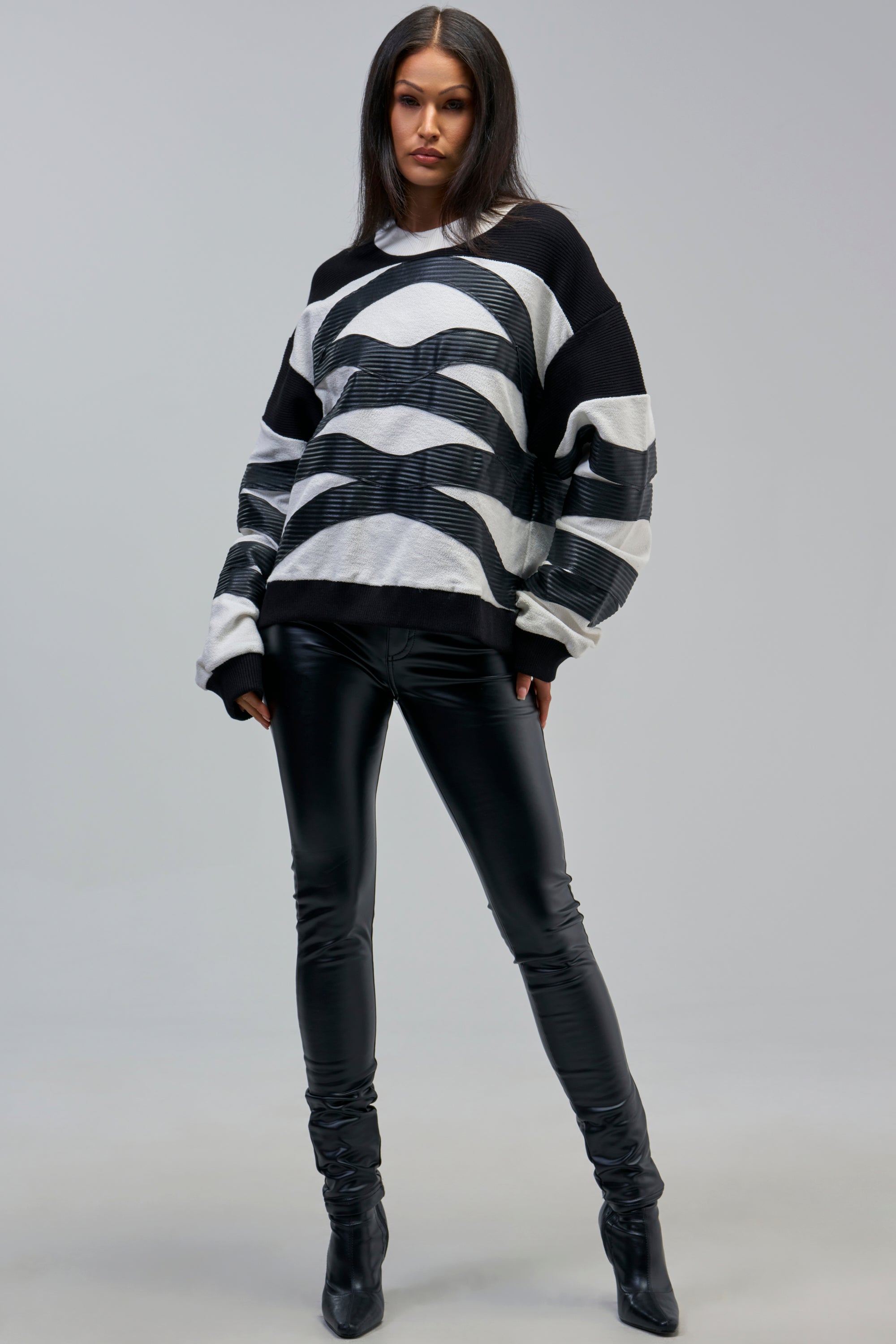 CROSSING LINES SWEATSHIRT
