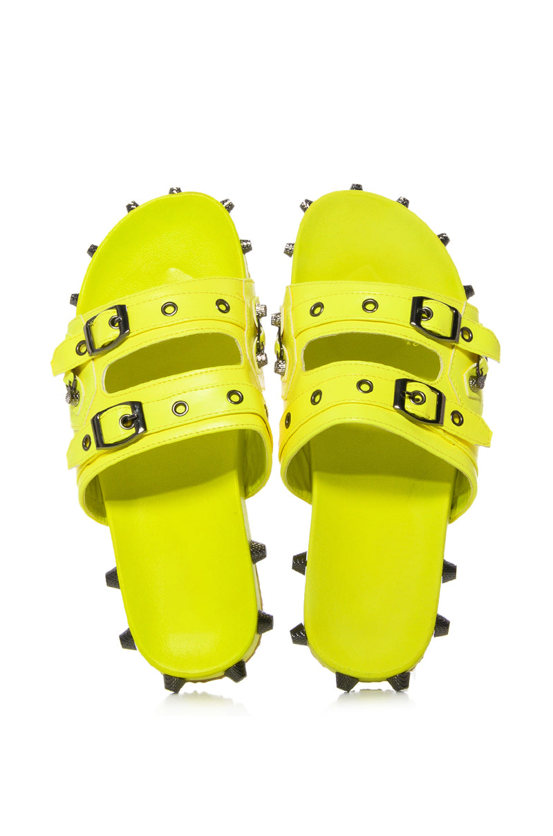 COMBOO EMBELLISHED FLAT SANDAL LIME